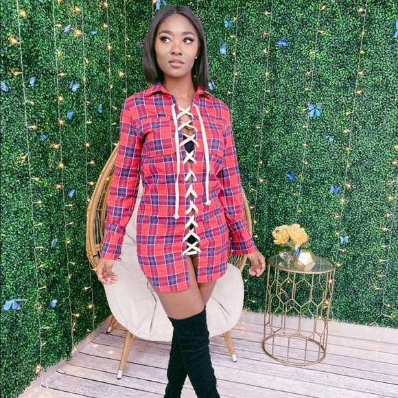 This shirt dress is a must have, definitely for thigh high boots lovers. - Picture 1 of 2